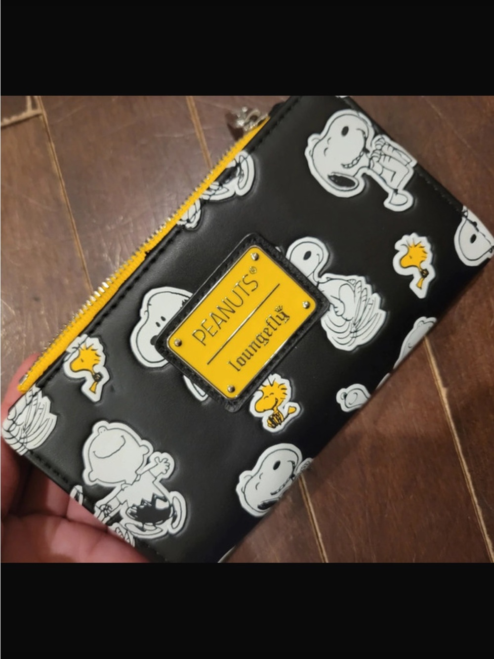 Loungefly Black & Yellow Peanuts Zip Wallet with Character Print VGUC